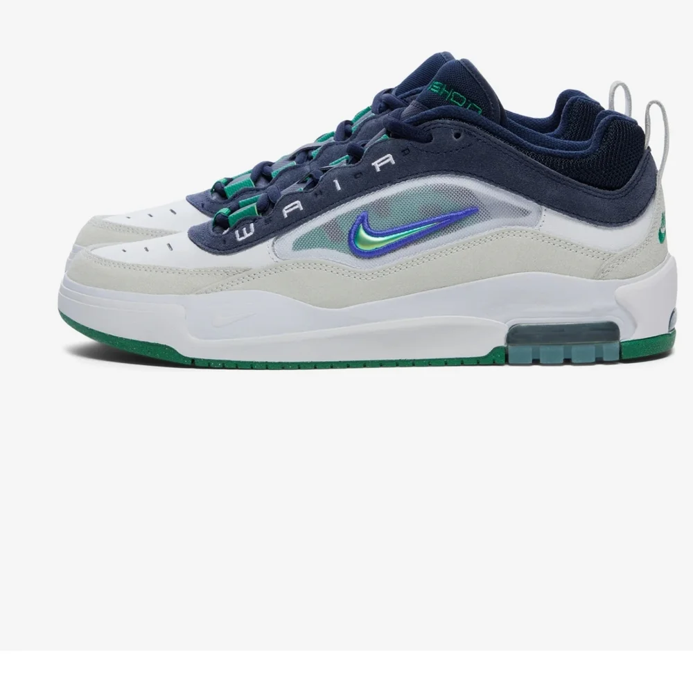 Nike Big boys Blue and Green Sneakers - Picture 8 of 8